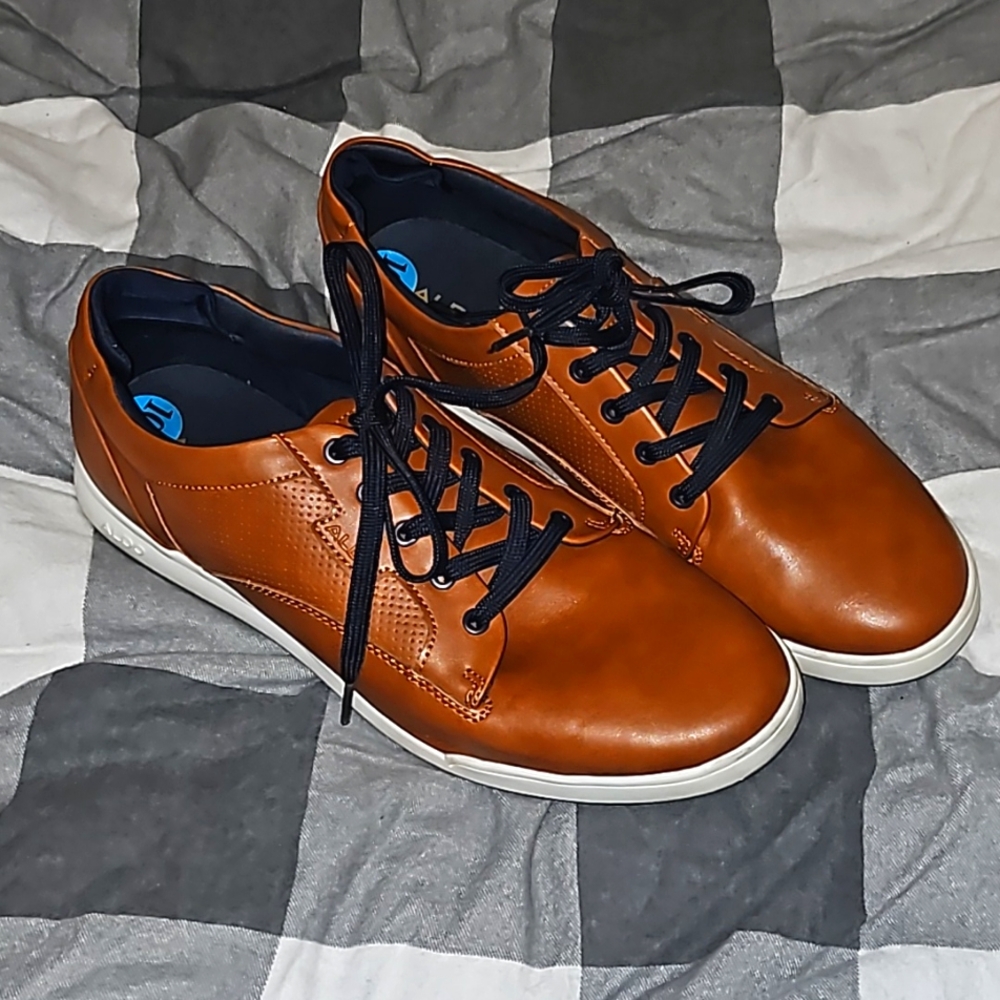 Aldo Mens Brown and Navy Loafers for Casual or Dress. Size 10 1/2.